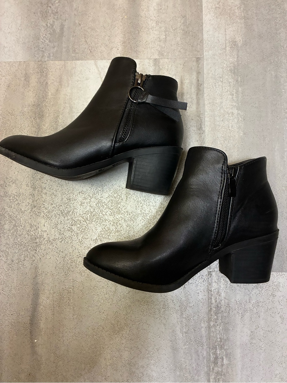TOP Moda Black Leather-Look Ankle Booties with Tassel Zipper - Picture 4 of 5